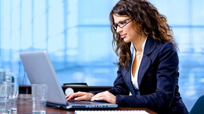 المال من المحظورات التي تتكلم فيها المرأة العاملة