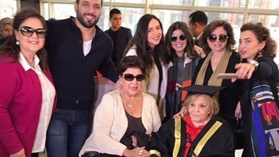 إلهام شاهين تهنئ نادية لطفي بعد حصولها على الدكتوراه الفخرية