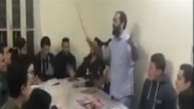 مدرس فلسفة يشرح المنهج على أغنية «تيكا تيكا» (فيديو)