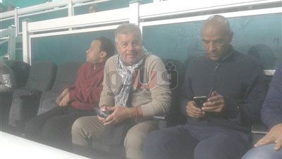 كفالي وجهازه المعاون يساندون طائرة الاتحاد السكندري أمام الجزيرة (صور)