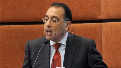 رئيس الوزراء يصل مطار القاهرة عائدا من تنزانيا