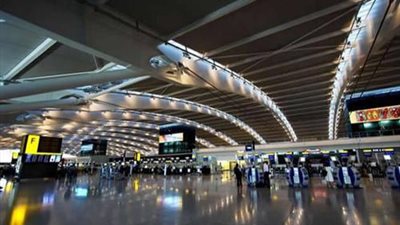 ترحيل 17 أفريقيا حاولوا التسلل بطريقة غير شرعية بمطار القاهرة