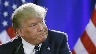 ترامب يوقع تشريعا للإنفاق المؤقت لتفادي توقف العمل في الحكومة