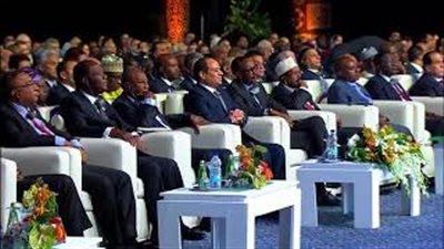 ماراثون يوم رئاسي في شرم الشيخ.. السيسي يشارك في ثلاث جلسات وقمتين.. يوجه رسائل لشعوب أفريقيا.. يدعو للتعاون لتنمية القارة السمراء.. تعزيز التبادل التجاري.. وزيادة الاستثمارات بين الدول