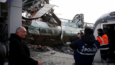 4 قتلى وعشرات المصابين بحادث قطار في تركيا