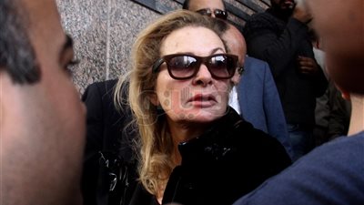 أحمد زكي بدر ويسرا وخالد سليم في تشييع جثمان إبراهيم سعدة