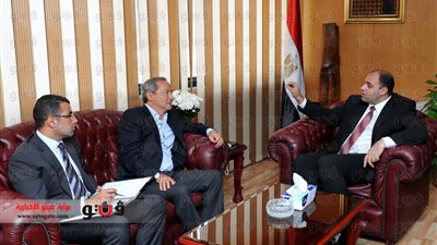 وزير الاستثمار يلتقى رجل الأعمال سميح ساويرس