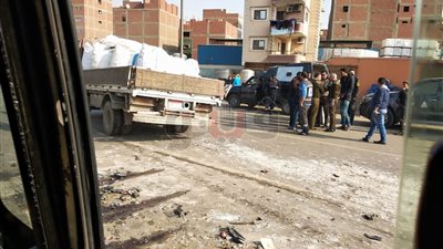 تكدس بالطريق الدائري إثر اصطدام سيارتين في القليوبية