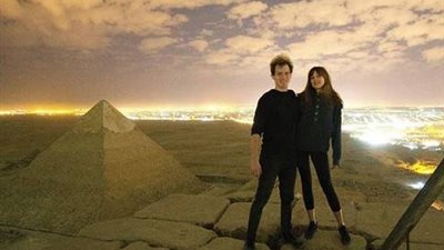 لغز «فيديو الهرم الإباحي».. 35 ضابطا يكشفون خطة تسلق «خوفو».. سيدة وجمَّال ساعدا دنماركيا على التسلل ليلًا.. المتهم: «ملقناش موظف الآثار وخدت 4 آلاف جنيه».. والمتهمة: 