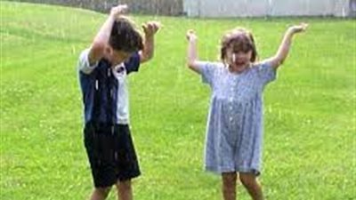 5 نصائح تحمي طفلك من الأمطار