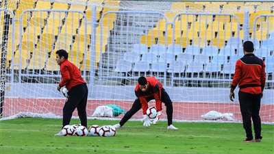 مران قوي لحراس مرمى الأهلي استعدادا لمواجهة جيما الإثيوبي