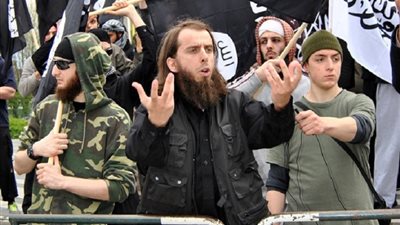 باريس تكشف مصير 500 جهادي فرنسي في سوريا والعراق