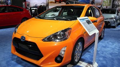 بالصور.. «تويوتا» تطرح سياراتها الجديدة «بريوس» 2015