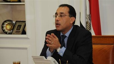 وزير الإسكان يتفقد كوبري العبور بمدينة 6 أكتوبر