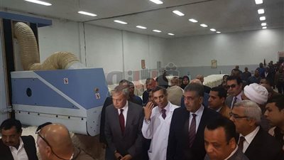 الشرقاوي لعمال الغزل: «هاتشغلوا الماكينات الجديدة ولا هاتكسفونا»