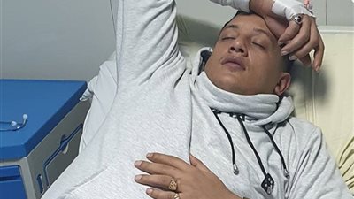 نقل «حمو بيكا» للمستشفى بعد تعرضه لوعكة صحية (صور)
