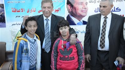 محافظ الإسماعيلية يعتمد 15 ألف جنيه دعما لنادي العزيمة