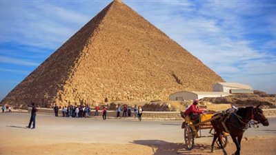 «الوزراء»: منطقة الأهرامات ليست للبيع