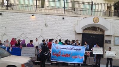 رابطة أهالي المصريين المعتقلين بالإمارات تلتقي نقيب الصحفيين غدًا