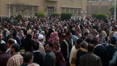 أهالي قرية بقليوب ينظمون وقفة أمام مركز الشرطة احتجاجا على الانفلات الأمني