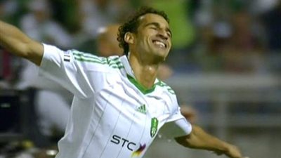 الأهلي السعودي يمدد عقد 