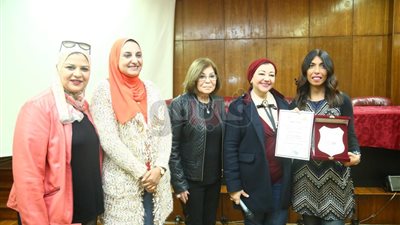 «كيف تصبح مذيع راديو ناجح» ورشة عمل في «بنات عين شمس»