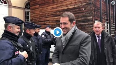 فرنسا تعيد فتح سوق الميلاد بستراسبورج (فيديو)