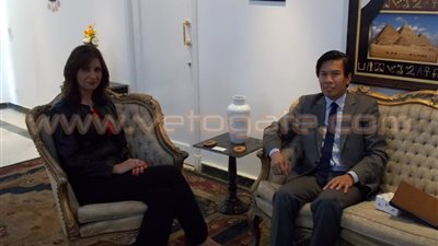 السفير الفلبيني لوزيرة الهجرة: مواطنينا أحد مصادر العملة الصعبة