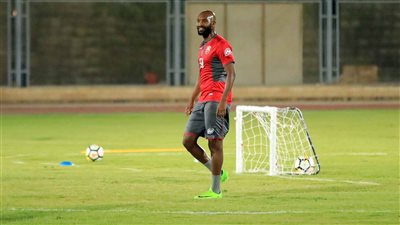 شيكابالا يسجل هدفا عالميا في مباراة الرائد أمام الاتحاد (فيديو)