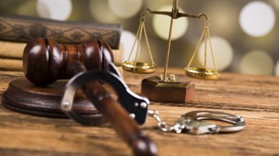 النيابة تطلب التحريات في اتهام سائق بخطف فتاة وسرقتها ببولاق