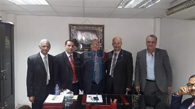 حفل تكريم رئيس جمارك الصادرات الجوية لبلوغ سن المعاش (صور)