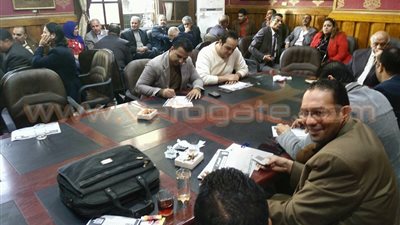 بالصور.. «إنقاذ المحامين» تجمع 300 استمارة سحب ثقة من سامح عاشور