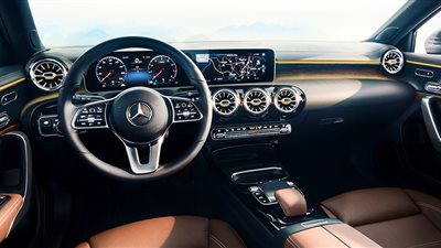 مرسيدس تنشر الصور الأولى للمقصورة الداخلية لسيارتها A-class
