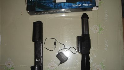 مباحث القاهرة تضبط عاطلا بحوزته 300 صاعق كهربائى بقصد الاتجار