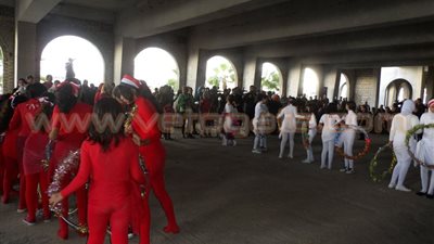 بالصور.. محافظ دمياط يتسلم شعلة الأولمبياد الخاص