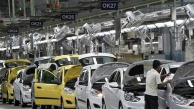 هل تتراجع أسعار السيارات بعد تخفيض الجمارك في يناير؟