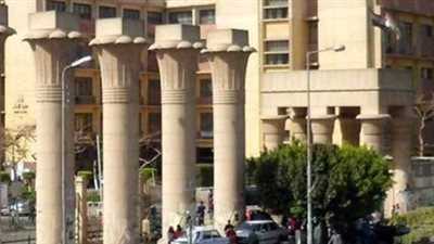 معرض ملابس بأسعار رمزية لطلاب جامعة عين شمس