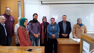 عميدة «آثار القاهرة» تتفقد انتخابات اتحاد الطلبة