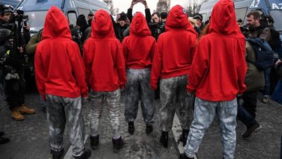 تظاهرات للعمال والمتقاعدين والطلبة في فرنسا