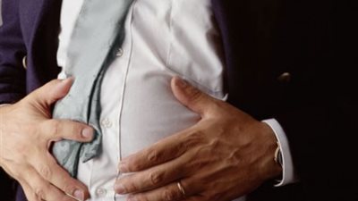 كيف يمكنني علاج انتفاخات القولون المتكررة؟