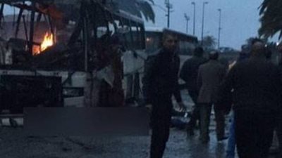 الرئاسة التونسية: 12 شهيدا وسبعة عشر مصابا في تفجير حافلة الأمن