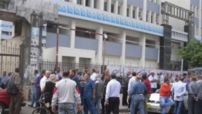 العاملون بالجمارك يهددون بتوقف العمل وتصعيد الاحتجاج