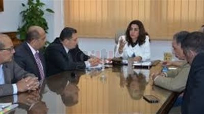 «النقل النهري الداخلي» الملف الحائر بين محافظي دمياط.. الأهالي: «يرحمنا من حوادث الطرق».. «الري»: يؤثر سلبا على حرم النيل.. المحافظ: نبحث جدوى تنفيذه.. ونائب: فكرة لم يحا