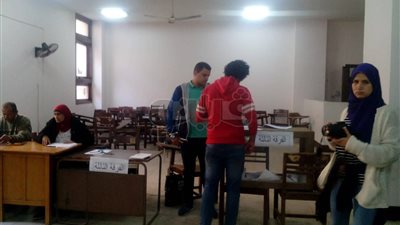 221 طالبا يشاركون في انتخابات «ألسن عين شمس» (فيديو وصور)