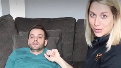 رد فعل رجل يخضع لآلام الولادة (فيديو)