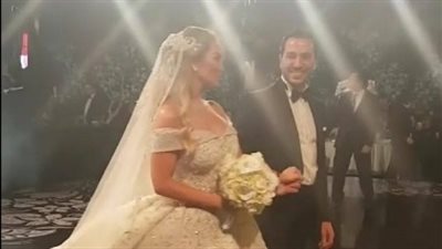 فستان عروس سورية يبهر نشطاء مواقع التواصل (فيديو)