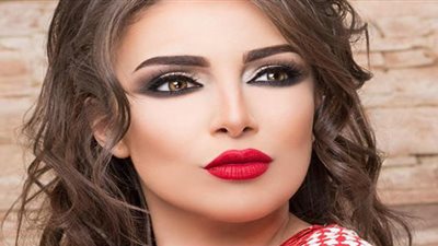 وصلة رقص لإسراء عبد الفتاح في حفل عيد ميلاد سارة سلامة (فيديو)