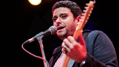 مزيكا وفرحة على أنغام «ترانزستور» في الساقية (صور)