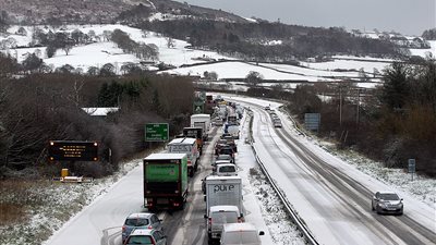 تحذيرات من عواصف ثلجية تضرب جنوب بريطانيا.. غدا