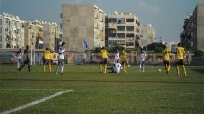 المنصورة يعاقب حارسه 